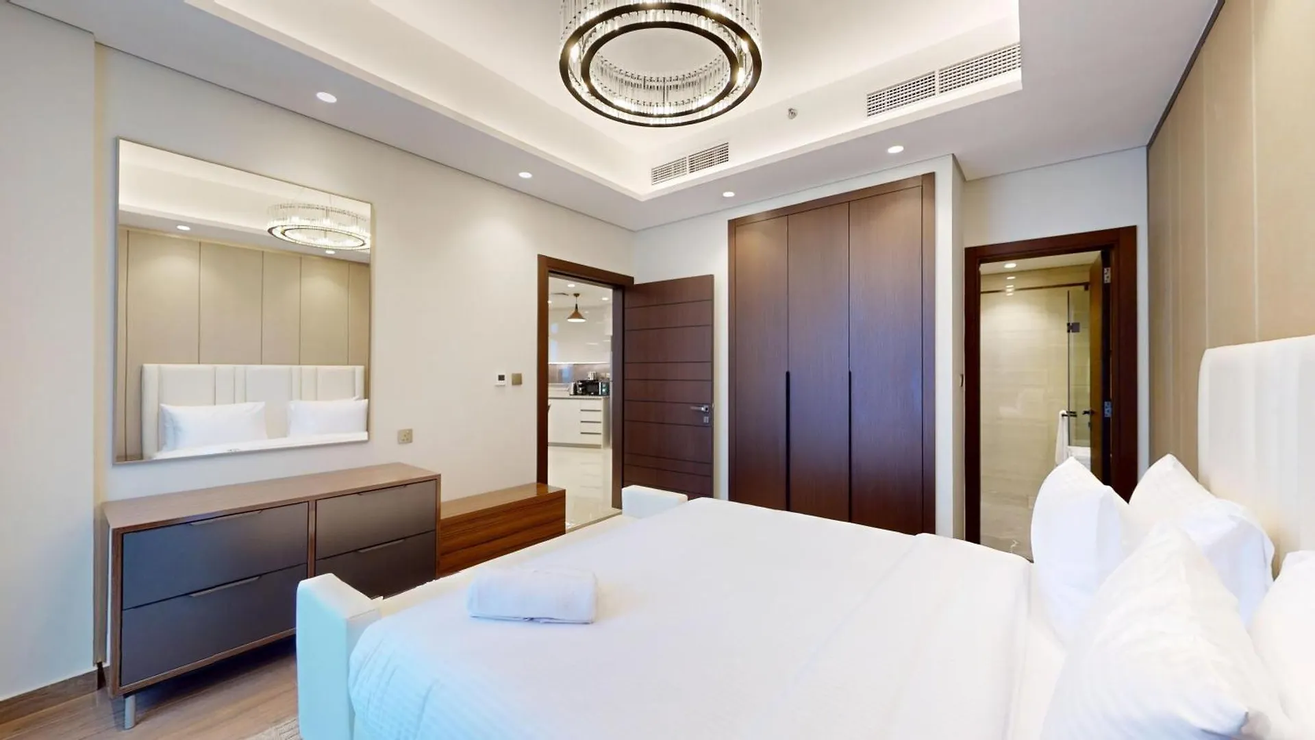 Fam Living -Modern 1-Bedroom Apartment In Nobles Tower Near Downtown Dubai