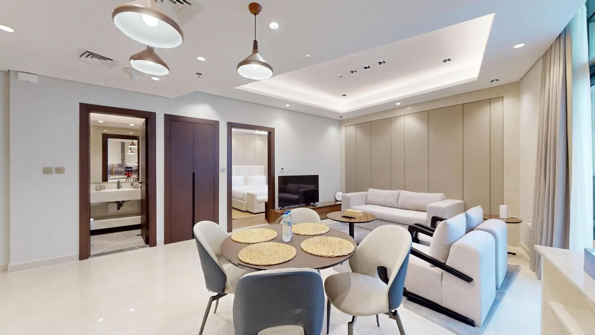 Fam Living -Modern 1-Bedroom Apartment In Nobles Tower Near Downtown Dubai United Arab Emirates