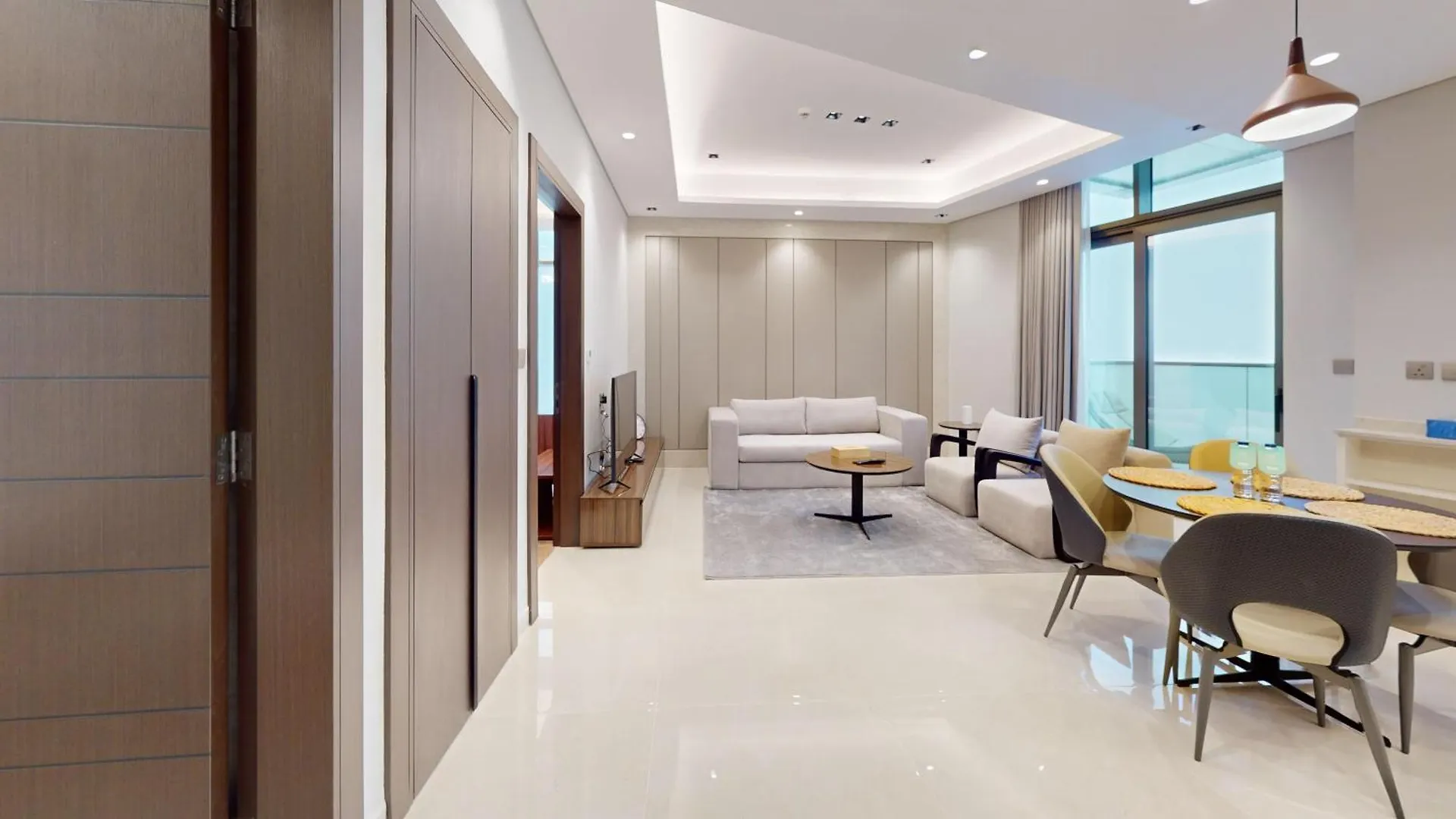 Fam Living -Modern 1-Bedroom Apartment In Nobles Tower Near Downtown Dubai
