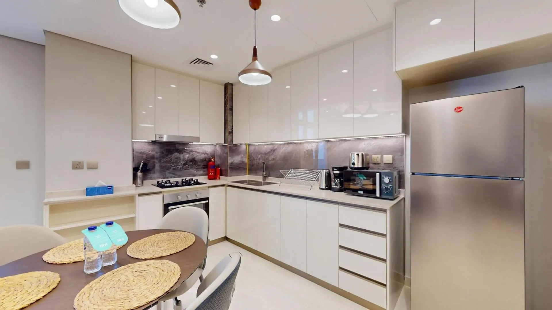 Fam Living -Modern 1-Bedroom Apartment In Nobles Tower Near Downtown Dubai 0*,
